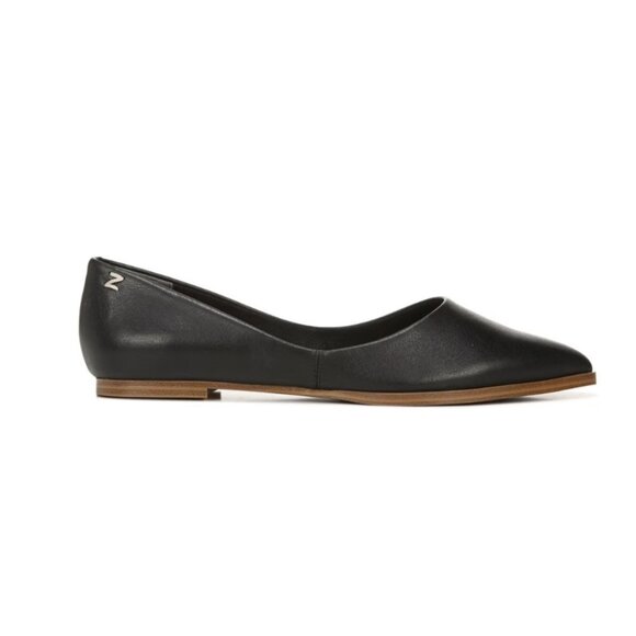 ZODIAC Women's Hill Pointed Toe Flats - Picture 9 of 10